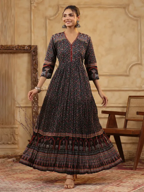 Black silk kurti set with printed pattern