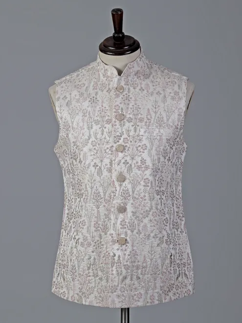Cream cotton silk waistcoat with embroidered detaling