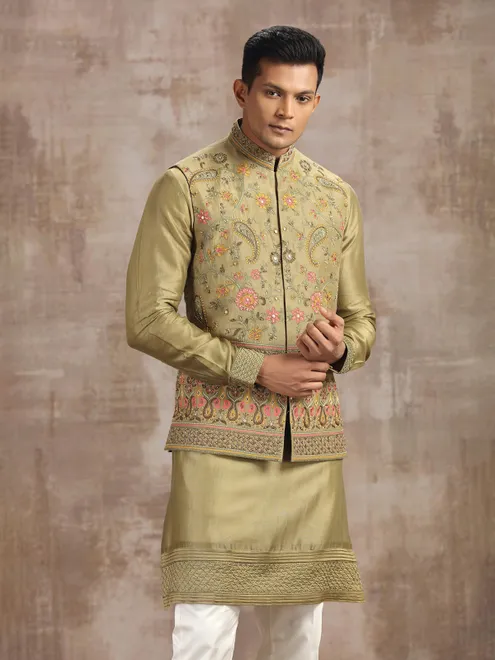 Earth green silk waistcoat set with embroidery