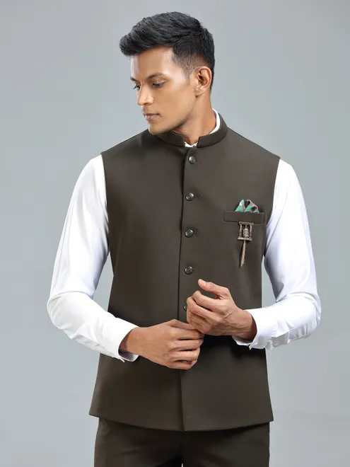 Great impression with green waistcoat for men