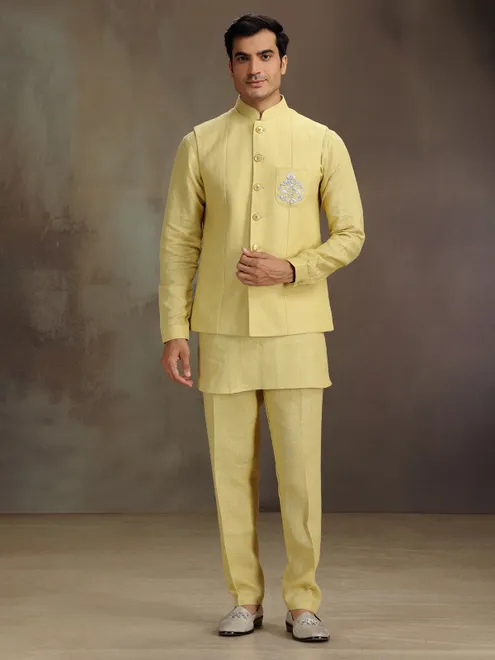 Light yellow waistcoat set for men in linen