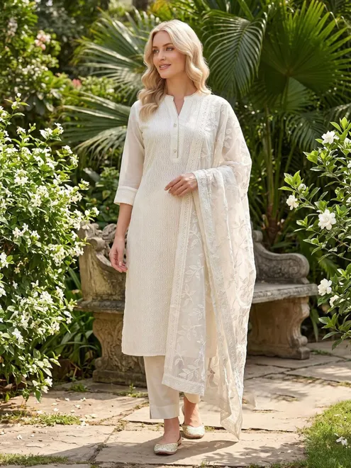 Off white georgette salwar suit with thread work