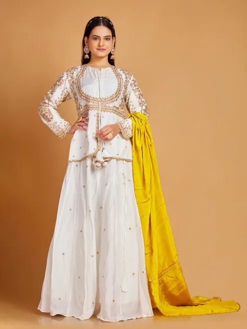 White lehenga choli with contrast dupattta
