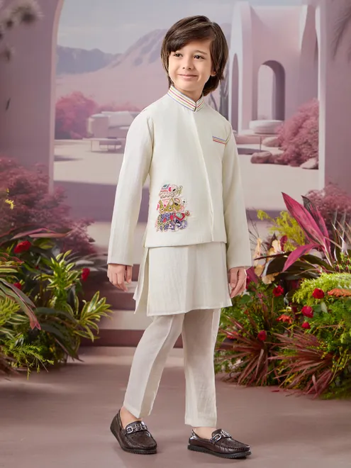 White viscose silk waistcoat set with elephant motif