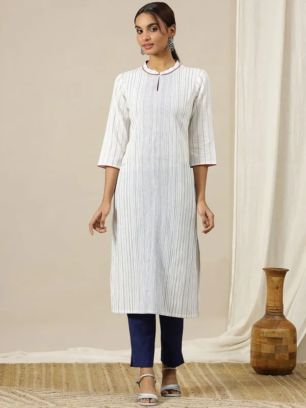 AURELIA white stripe kurti