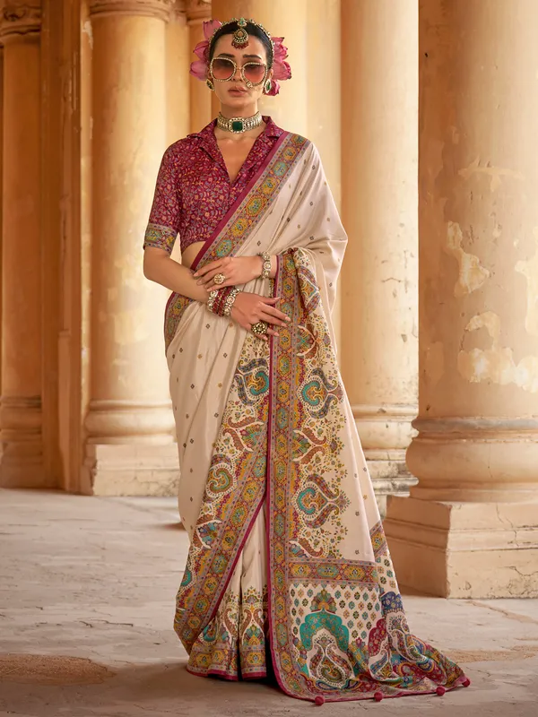 Beige silk saree with prints and blouse piece