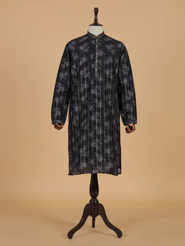 Black floral printed cotton kurta suit for men