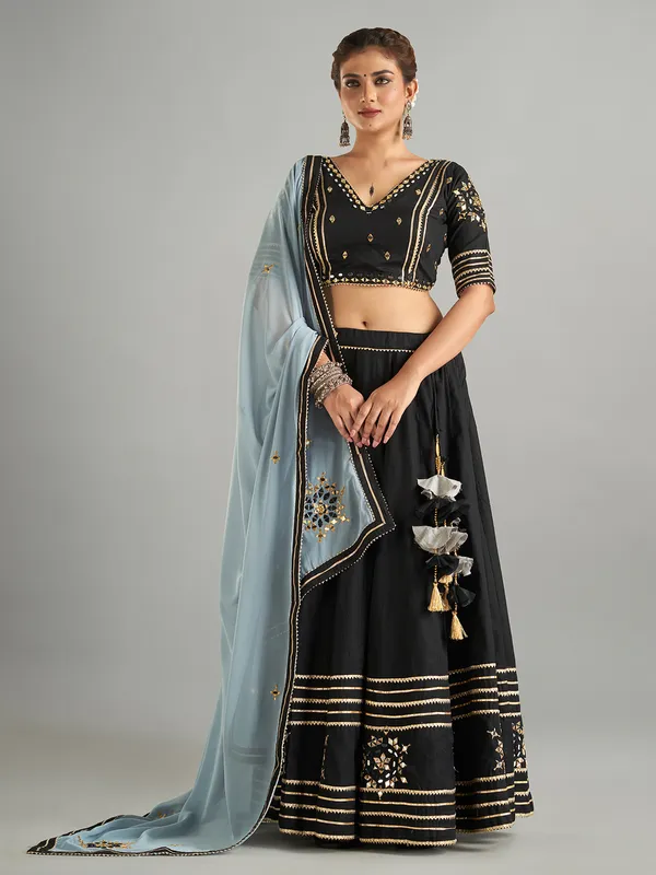 Black lehenga choli with contrast dupatta