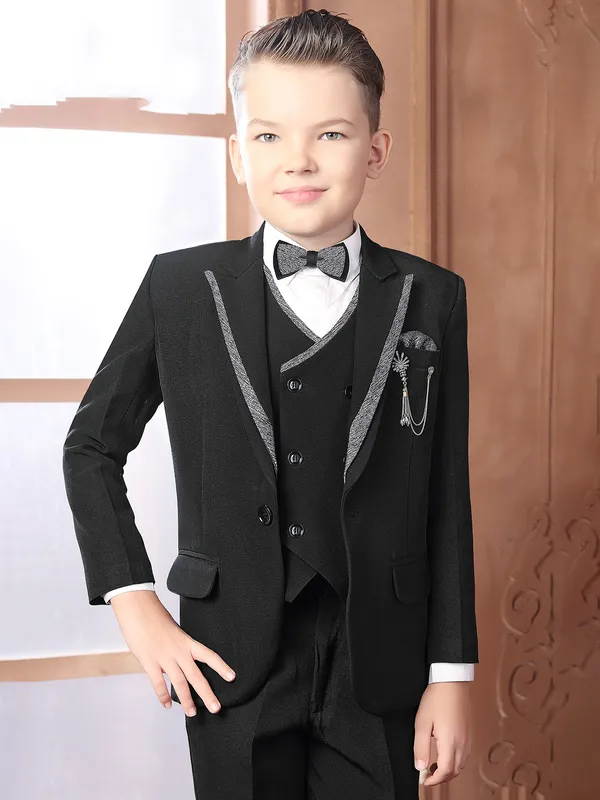 Black party wear coat suit in peak lapel collar