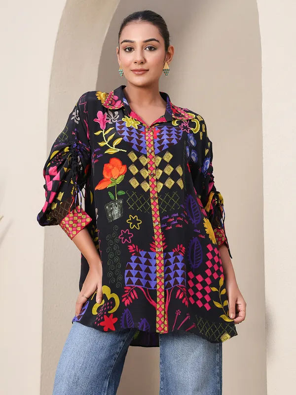 Black printed crpe top