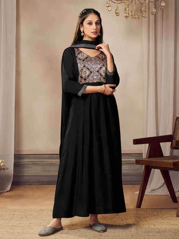 Black silk printed kurti set for women