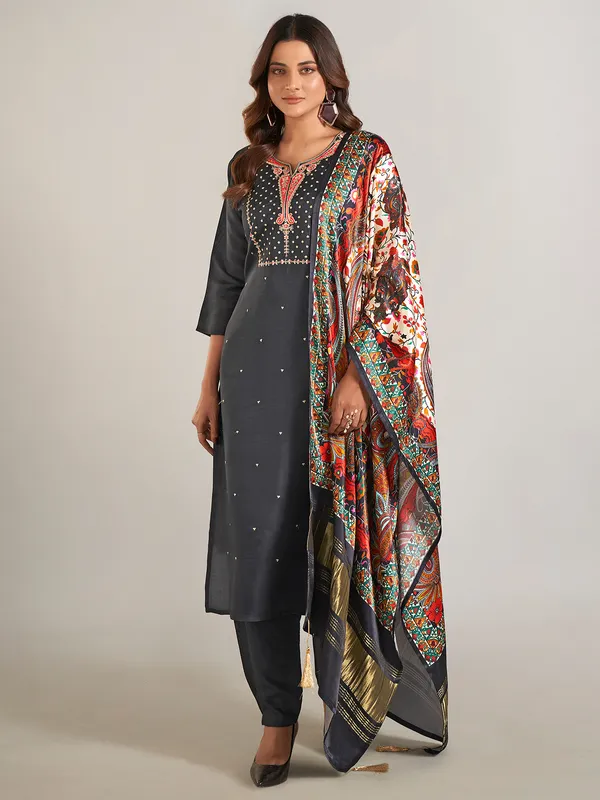 Black silk salwar suit for festival