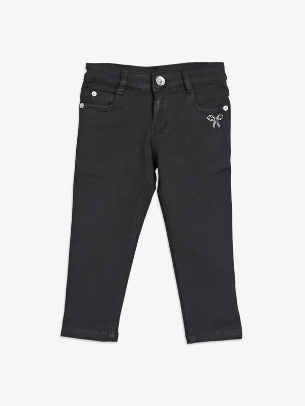 Black solid denim capri