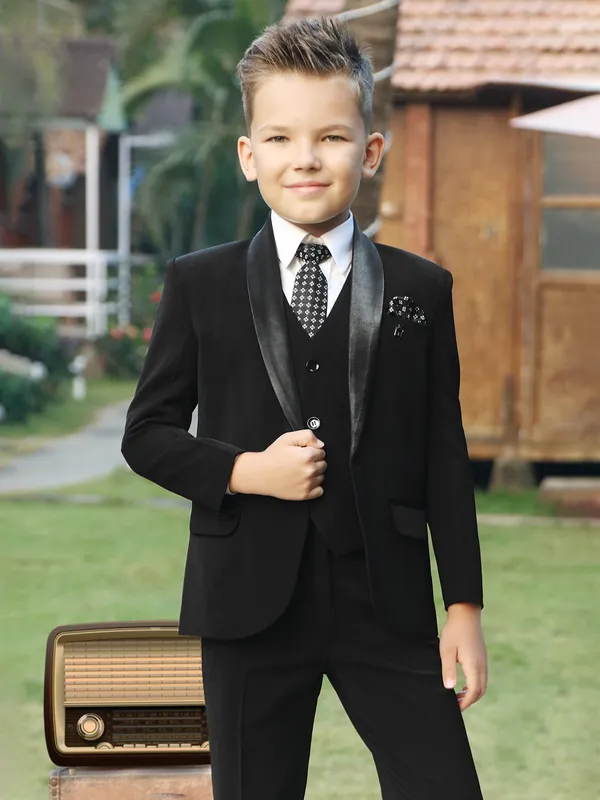 Black wedding special coat suit for little boys