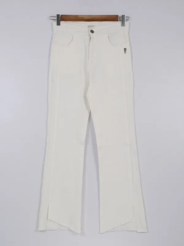Boom white solid straight jeans