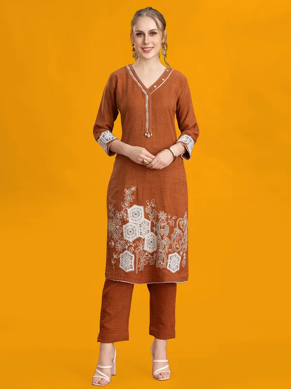Brown silk pant set with cowrie and thread