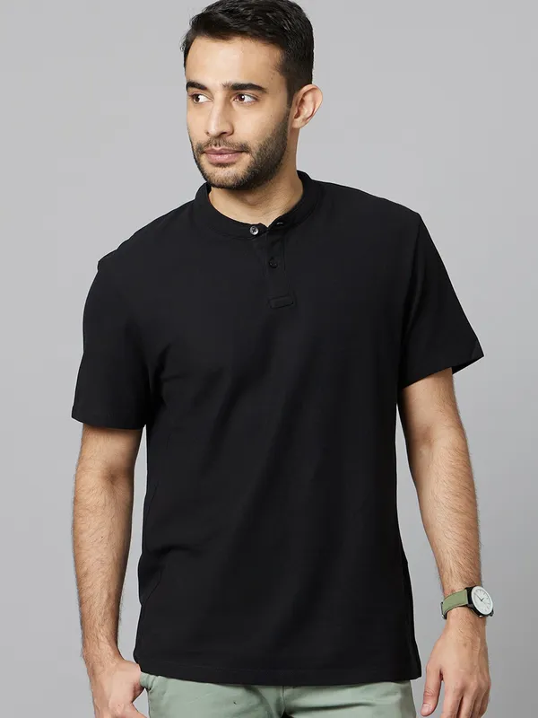 CELIO black cotton round neck 2 button t-shirt