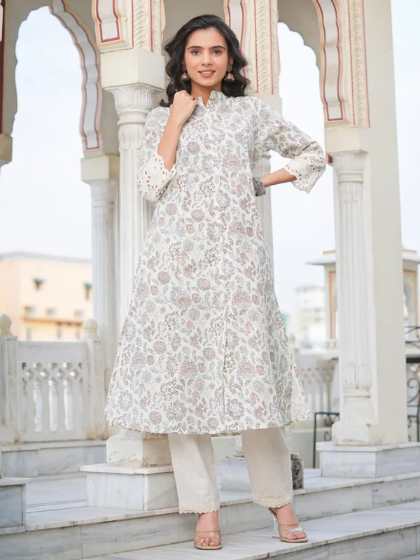 Cotton off-white printed casual kurti