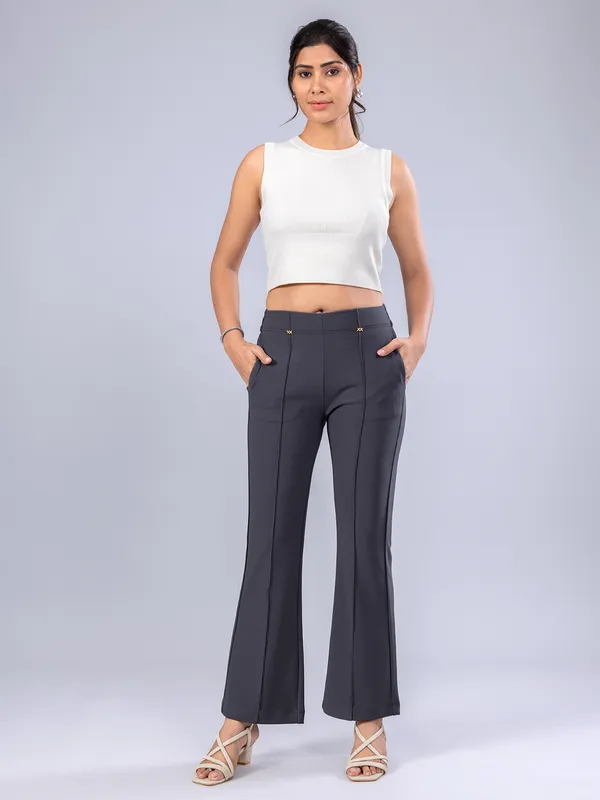 Dark grey women pant in lycra