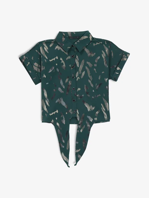 DEAL green  cotton printed crop shirt