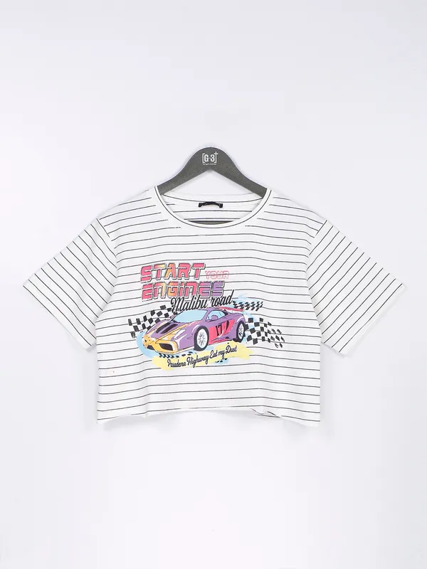 Deal half sleeve crop top in white