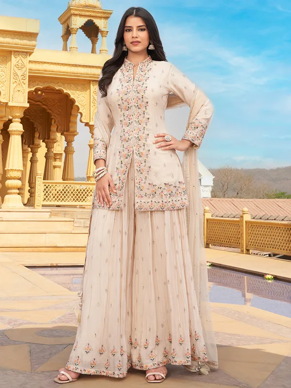 Elegant georgette palazzo suit in beige