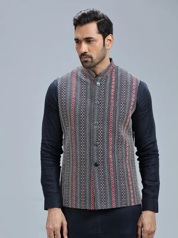 Elegant navy embroidery pure linen waistcoat set