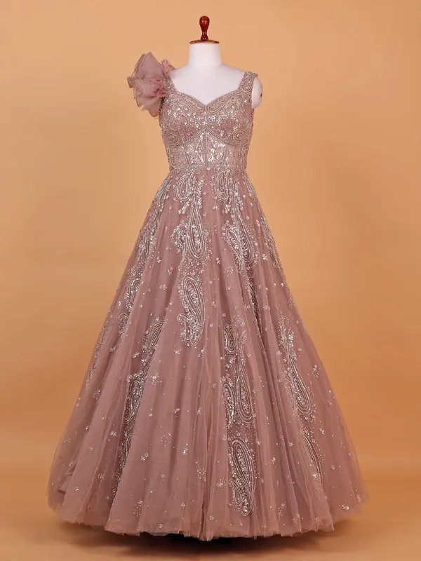Floor lenght onion pink net gown