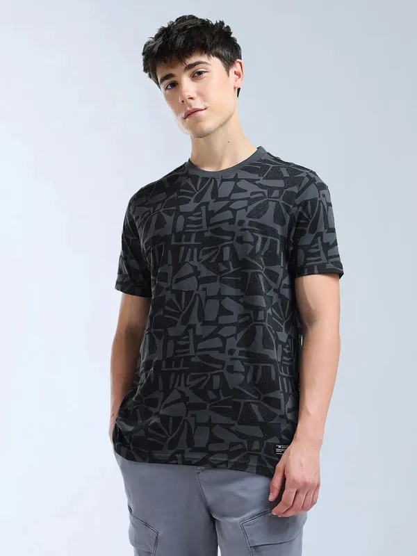 FLYING MACHINE printed black sli fit t-shirt