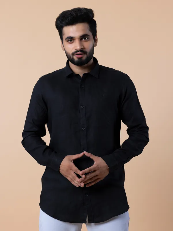 Frio black plain linen shirt