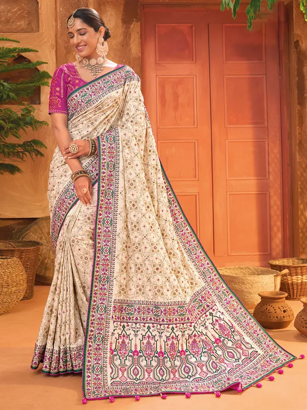 Georgeous cream banarasi silk saree