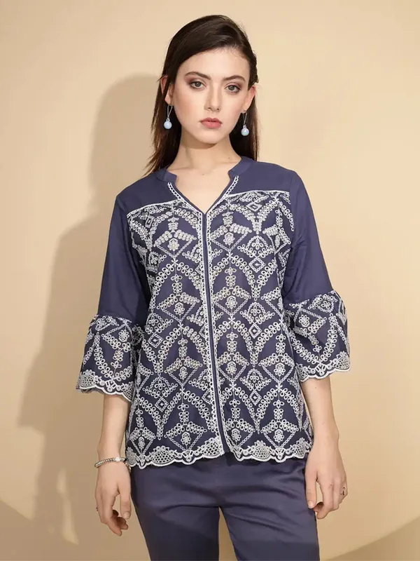GLOBAL REPUBLIC navy cotton top