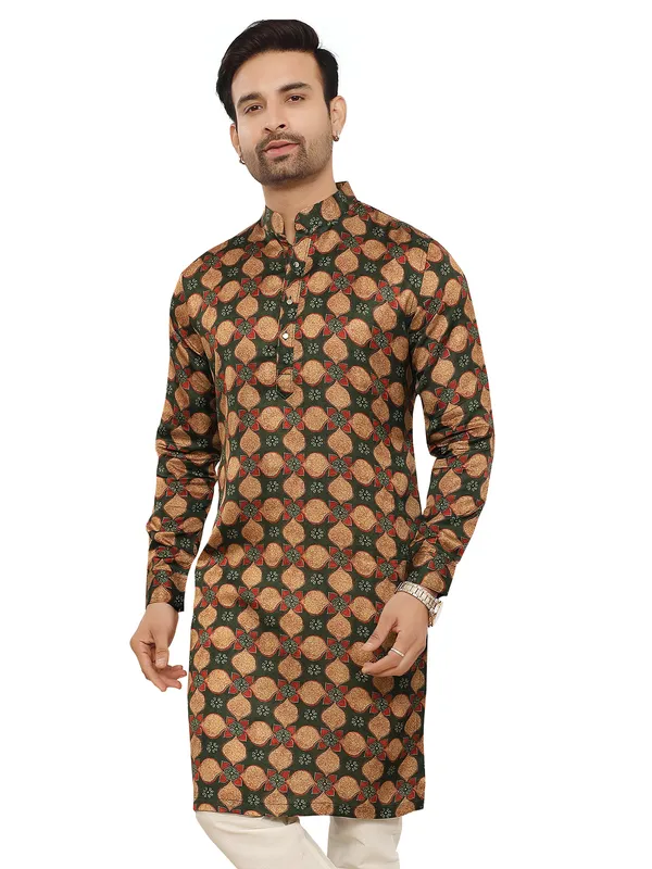 Green kurta in stylish print pattern