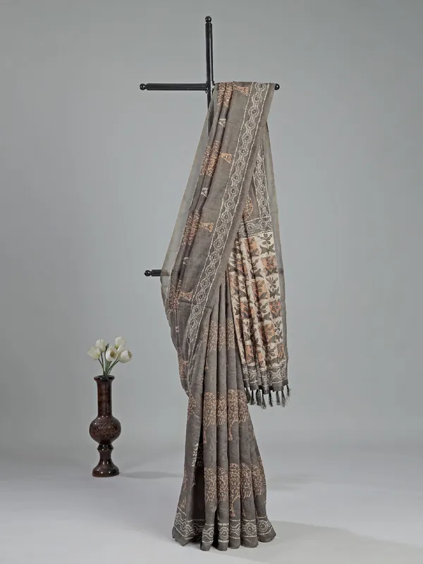 Grey printed saree in semi cotton