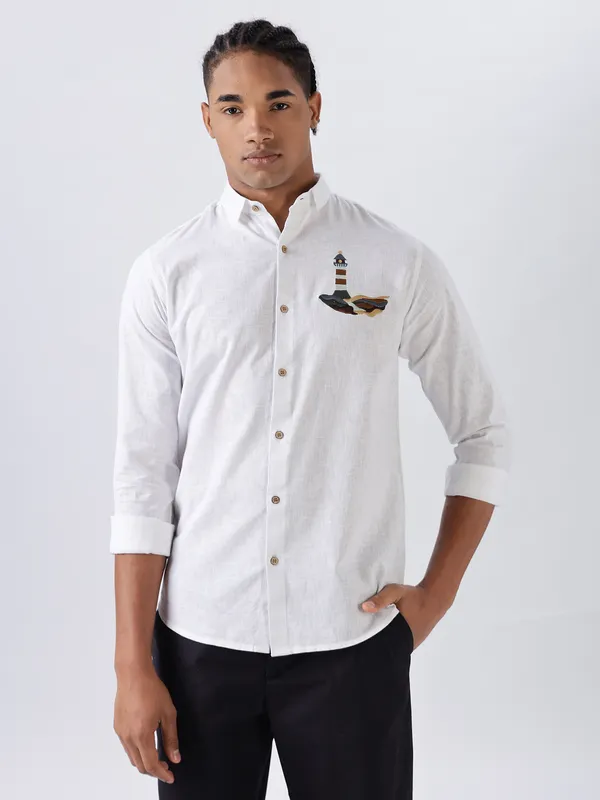 HAMPTONS white casual shirt in embroidery design