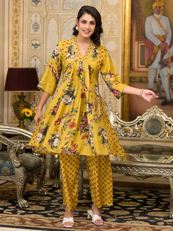 Latest beautiful mustard yellow kurti set