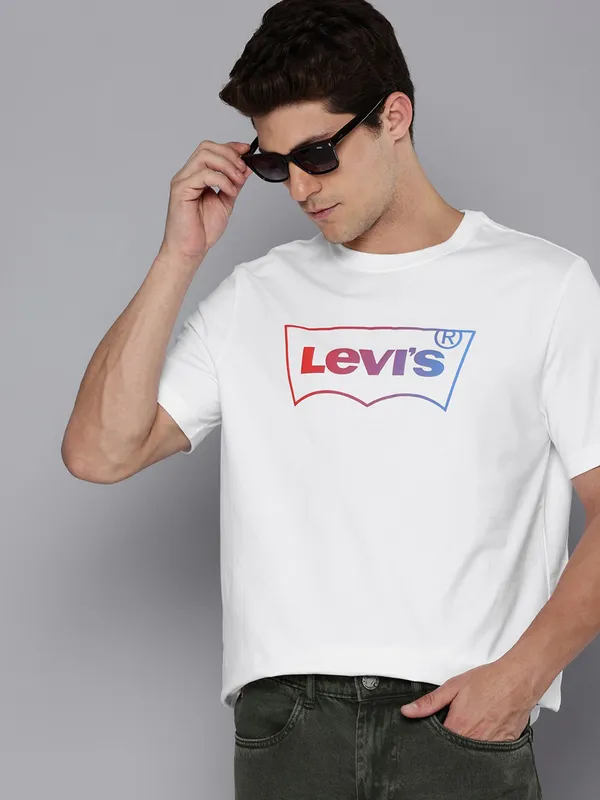 LEVIS cotton slim fit plain white  t-shirt