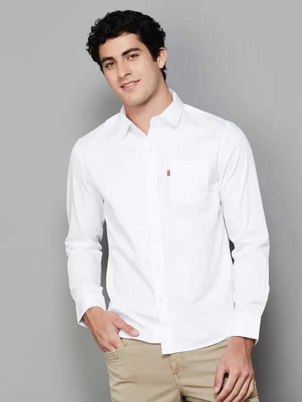 LEVIS solid white slim fit cotton shirt for men