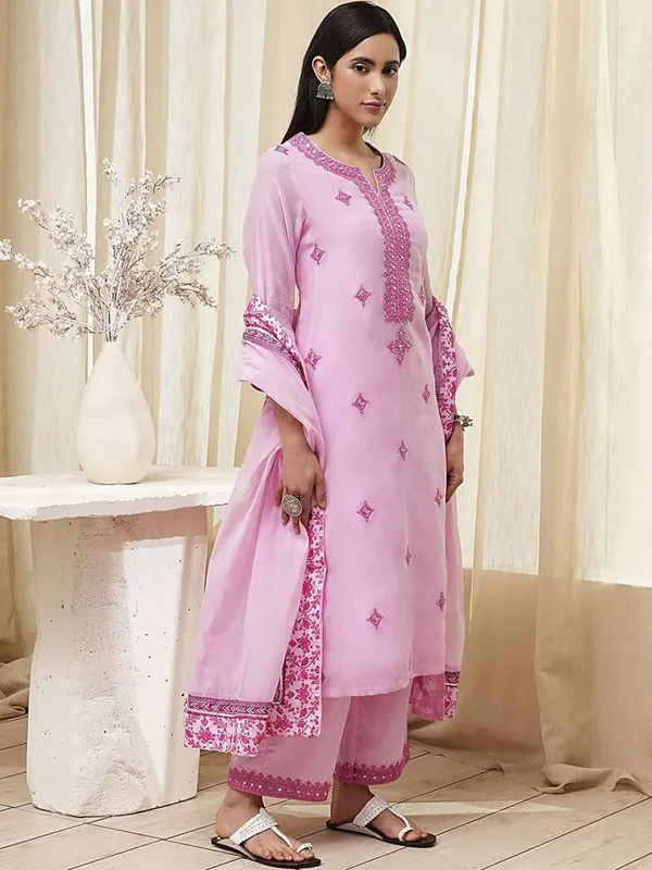 Light pink georgette kurti set with dupatta