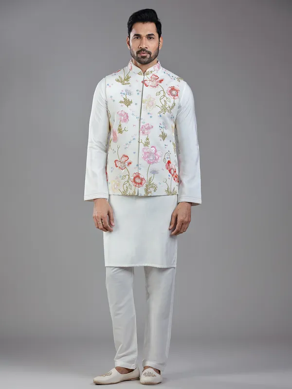 Luxurious cream waistcoat set for ethnic charm