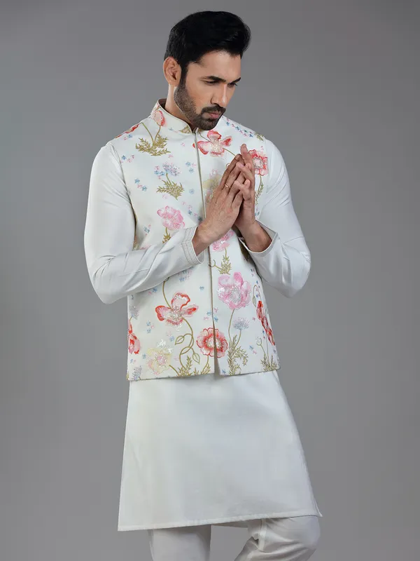 Luxurious cream waistcoat set for ethnic charm