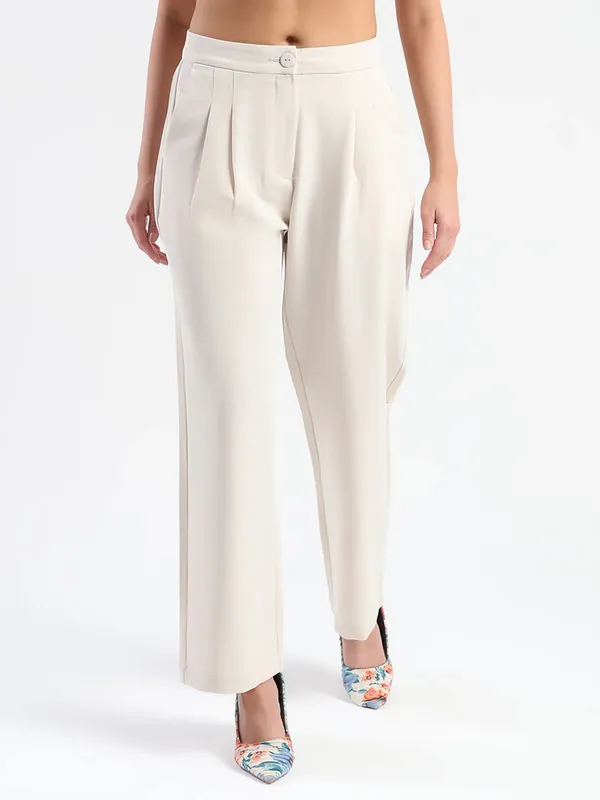 MADAMEbeige solid shynthetics pant