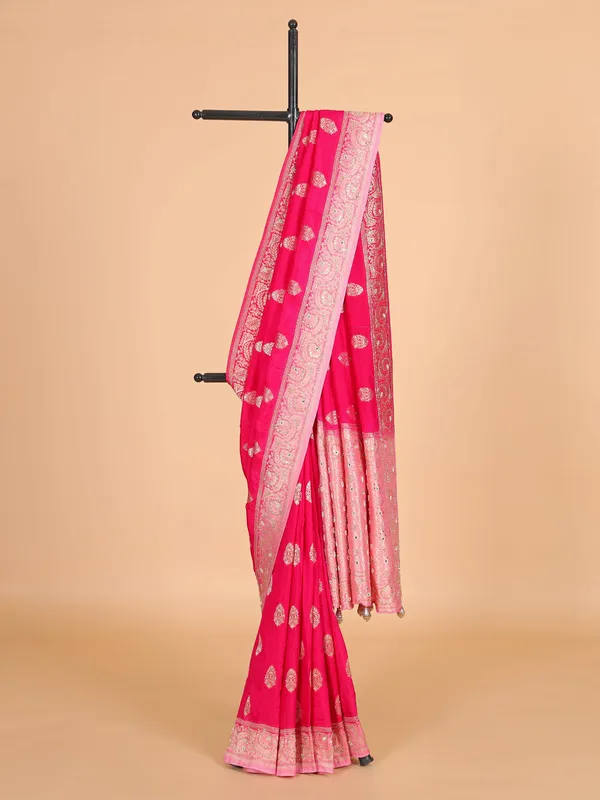 Magenta banarasi silk saree with attractive pallu