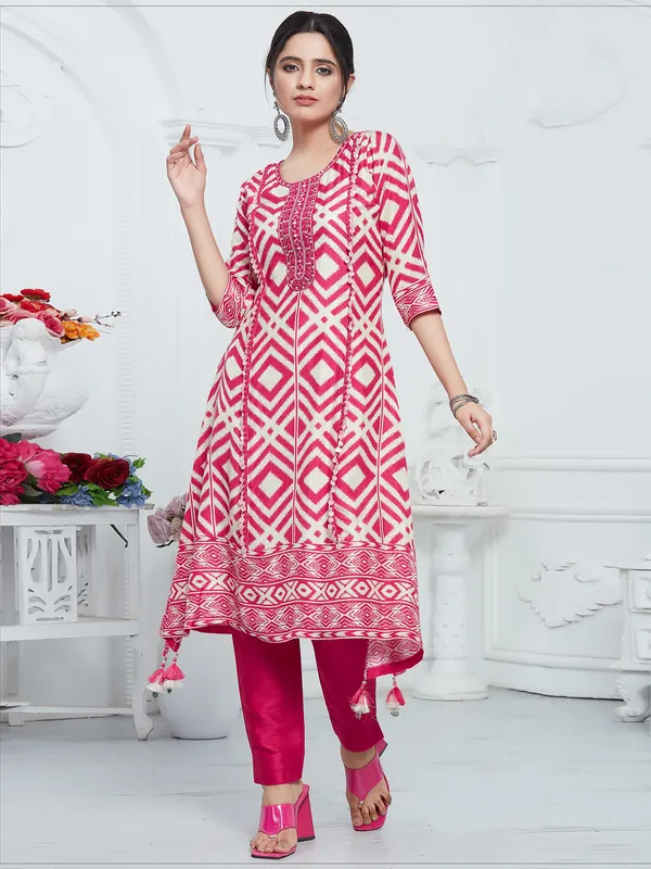 Magenta dola silk printed round neck kurti