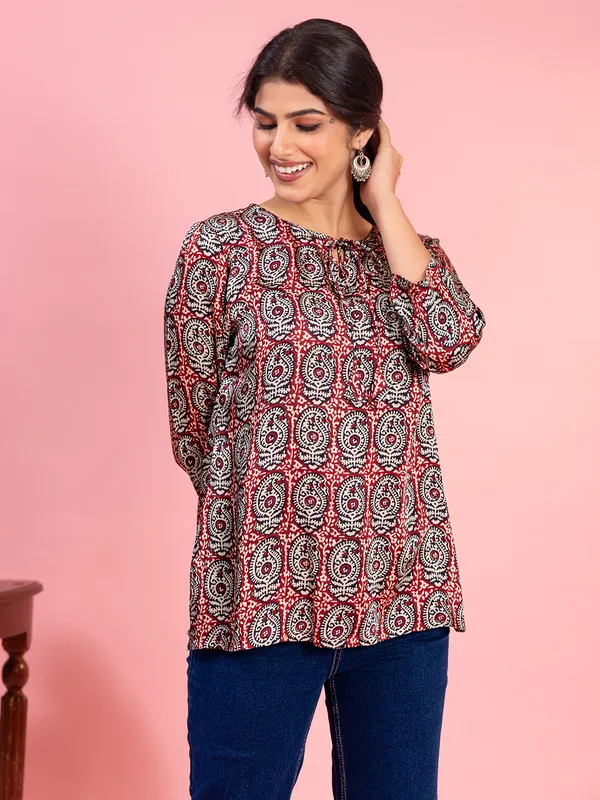 Maroon cotton round neck top