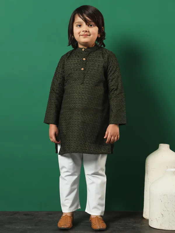 Mehendi embroideried kurta suit for boys