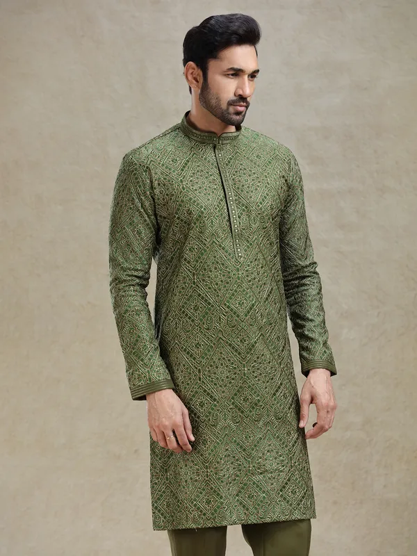 Mehendi kurta set with aabla work on yock