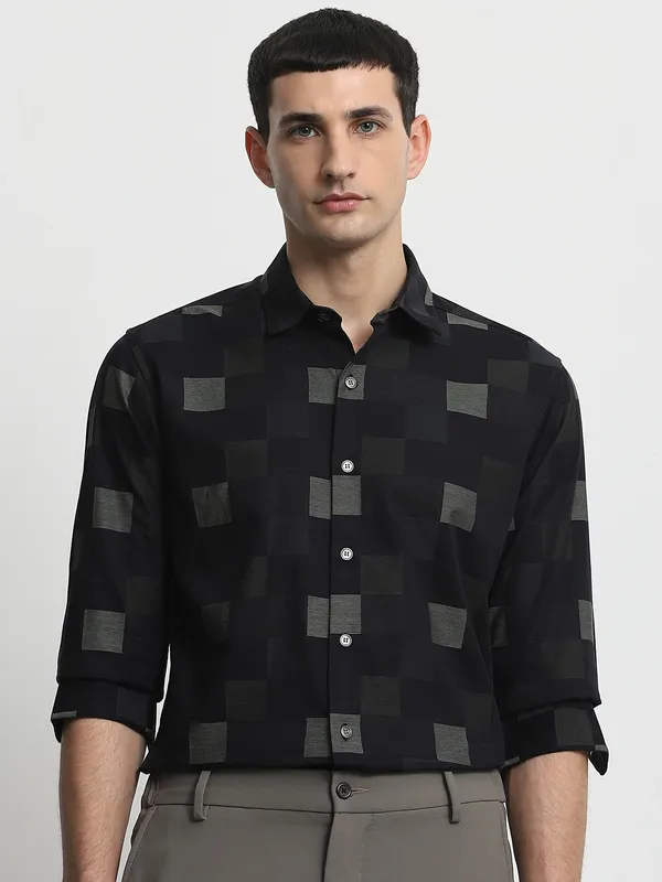 MUFTI black checked full sleeve cotton shirt