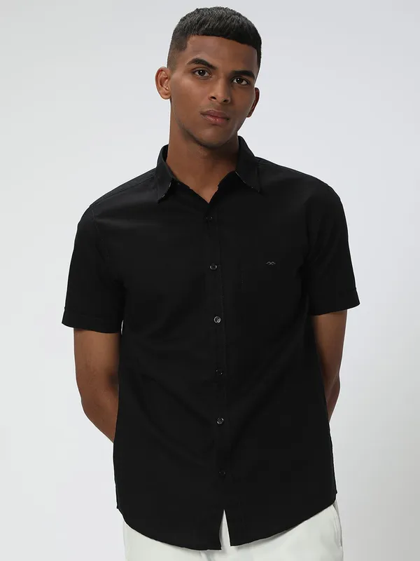 Mufti black half sleeve cotton shirt