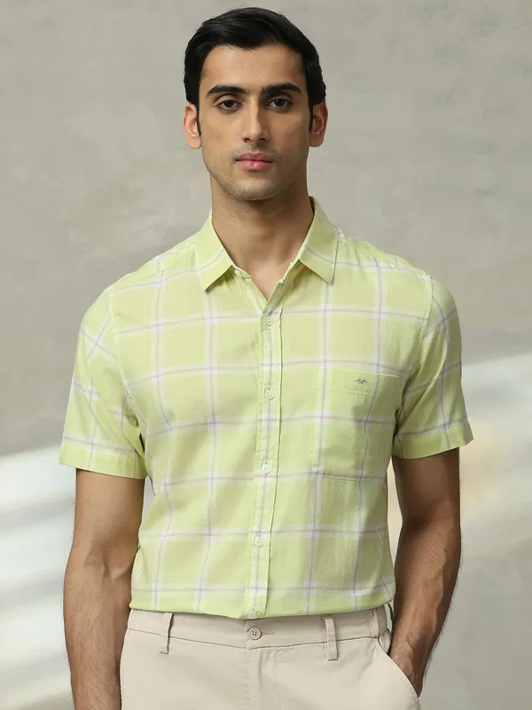 MUFTI green checked casual shirt for men